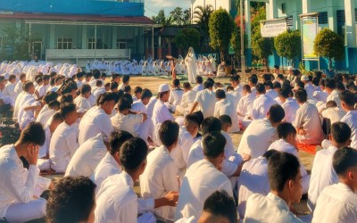 Mengetuk Pintu Langit dari Sekolah: Cara SMPN 2 Pangkalpinang Asah Karakter Siswa Lewat Simulasi Wukuf.